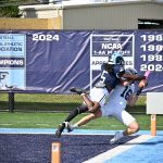 Oh, ya, just like Jordan was coached!  (Easier said than done - that's for sure).  A great defensive play.  Two superb athletes in competition for the ball.